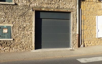 Porte de garage sectionnelle, enroulable ou basculante : laquelle choisir ?