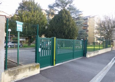 Portail et portillon aluminium coulissant dans résidence privée Villefranche sur Saône